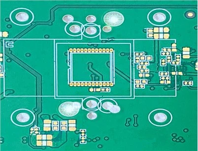 PCB met verzonken gat